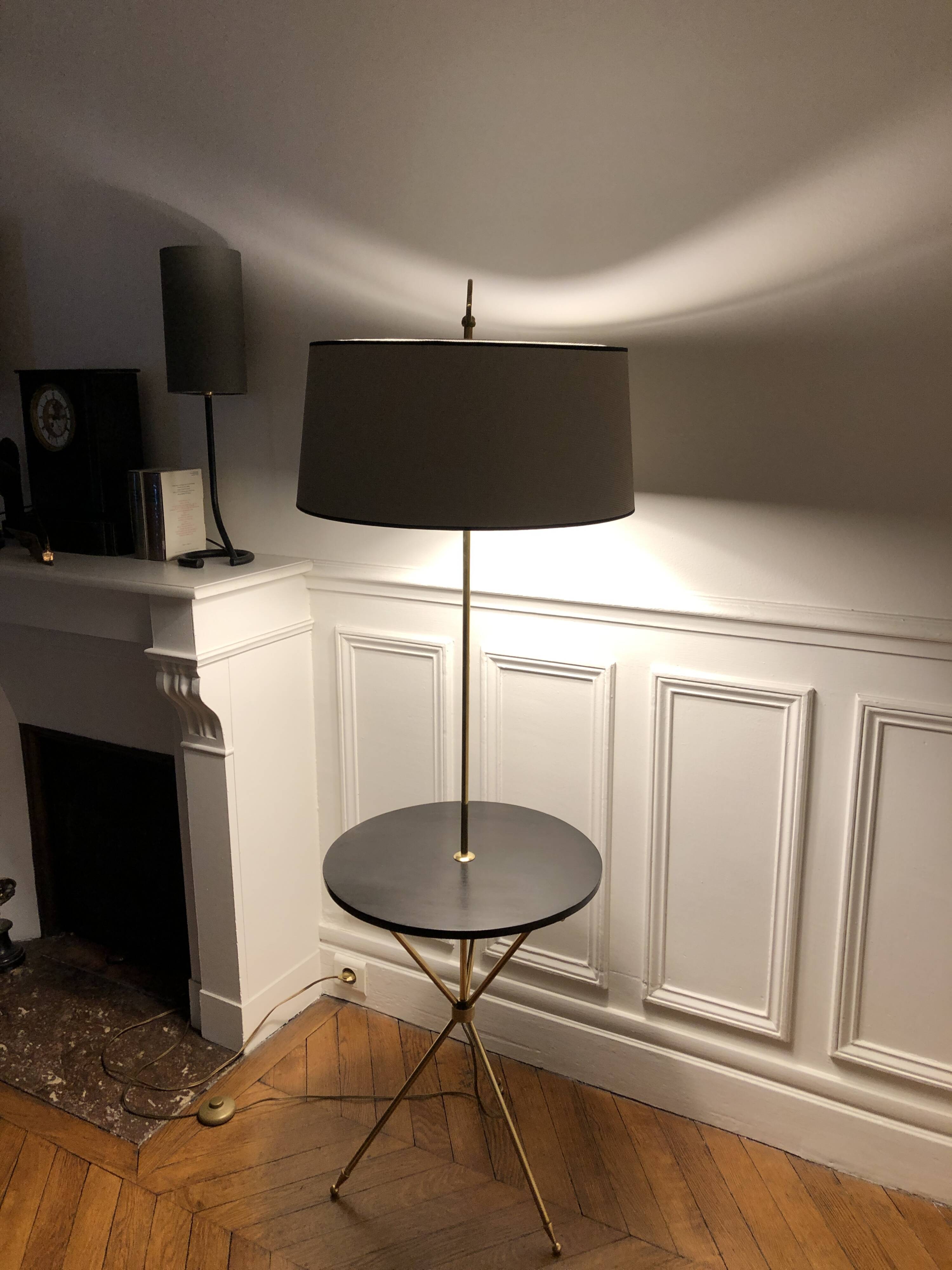 Vintage tripod side table lamp in brass from 1950 - 1960.