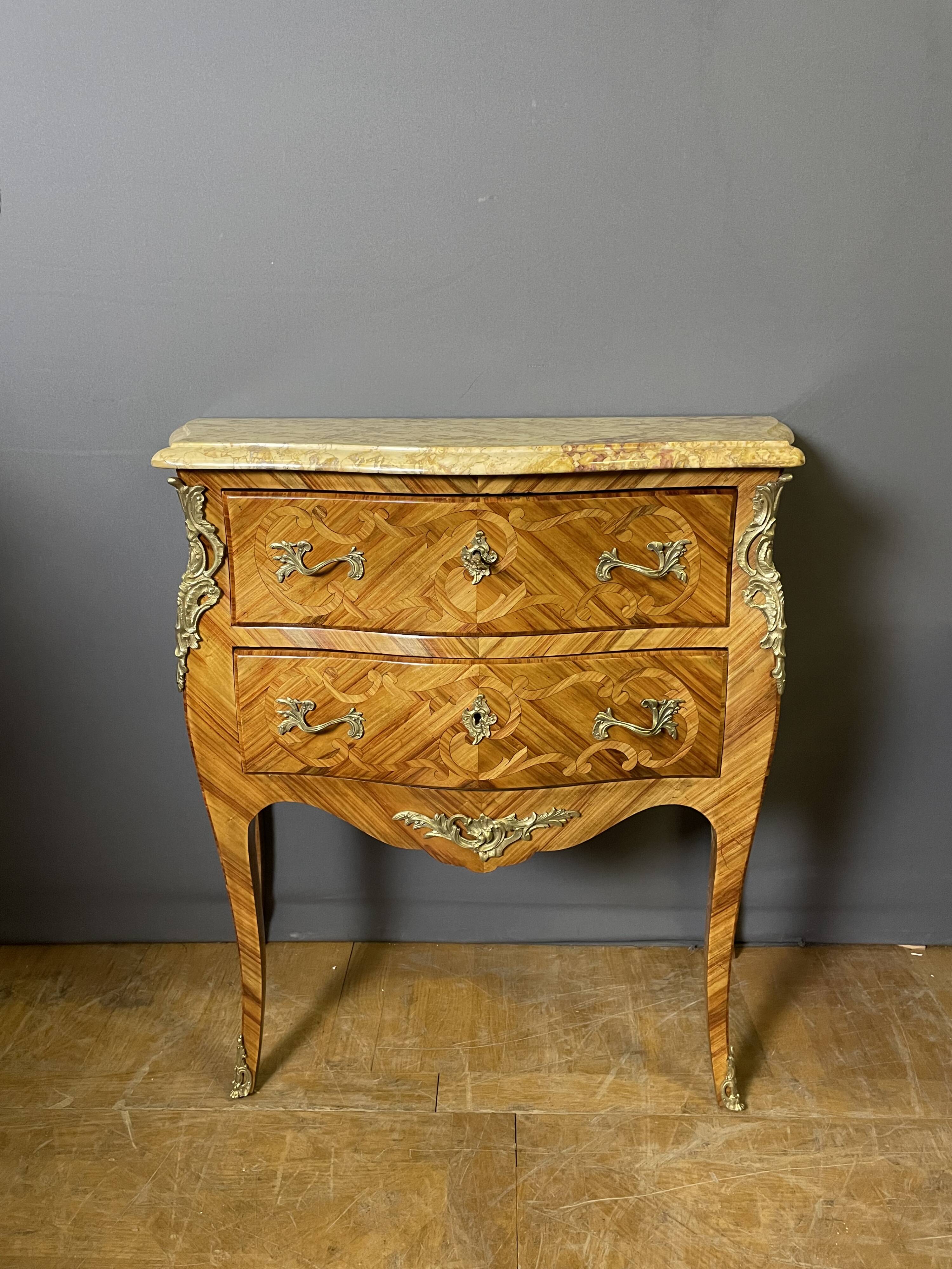 Louis XV Rosewood Jumping Commode