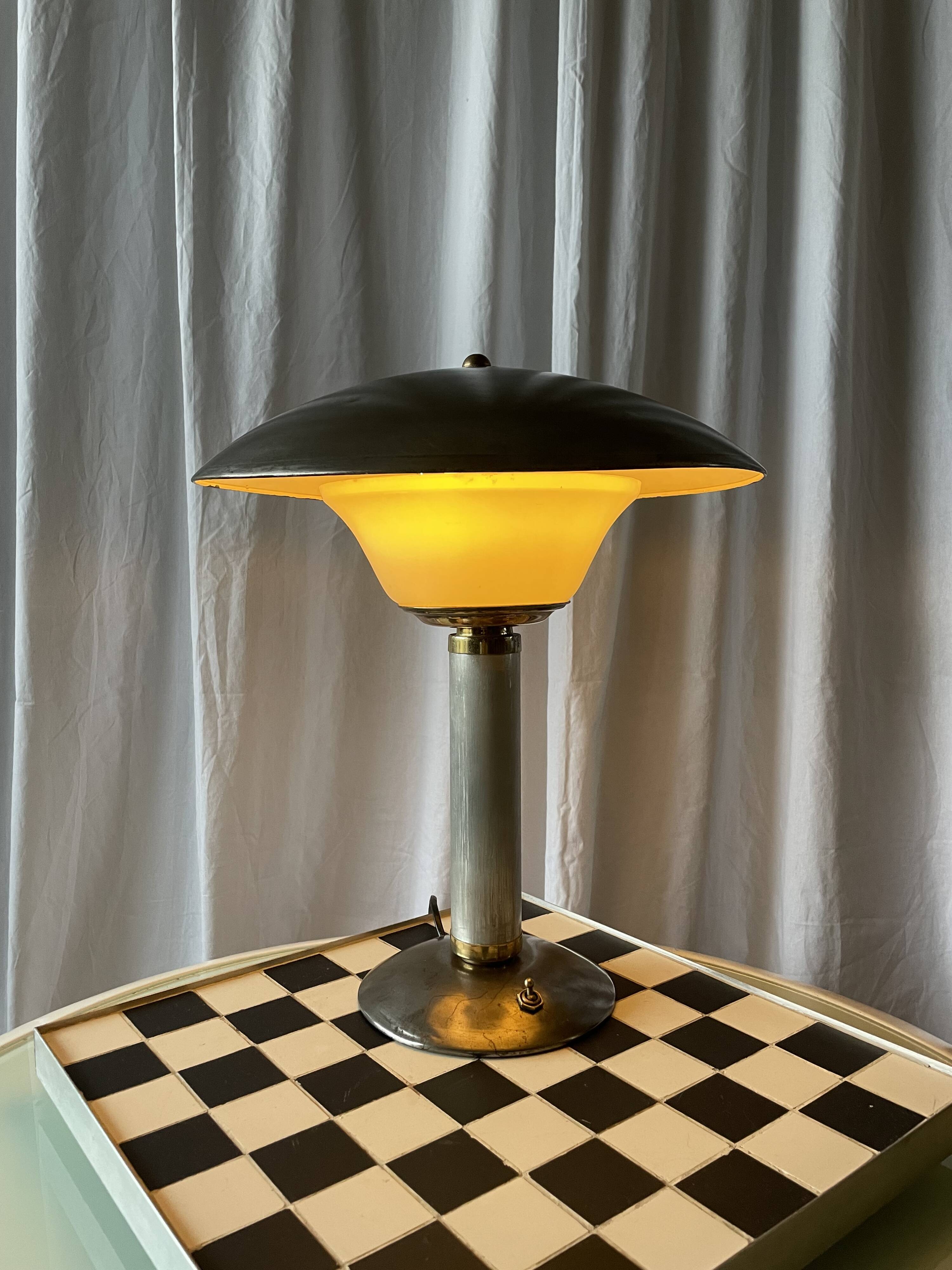 Art Deco modernist lamp Jumo 350
