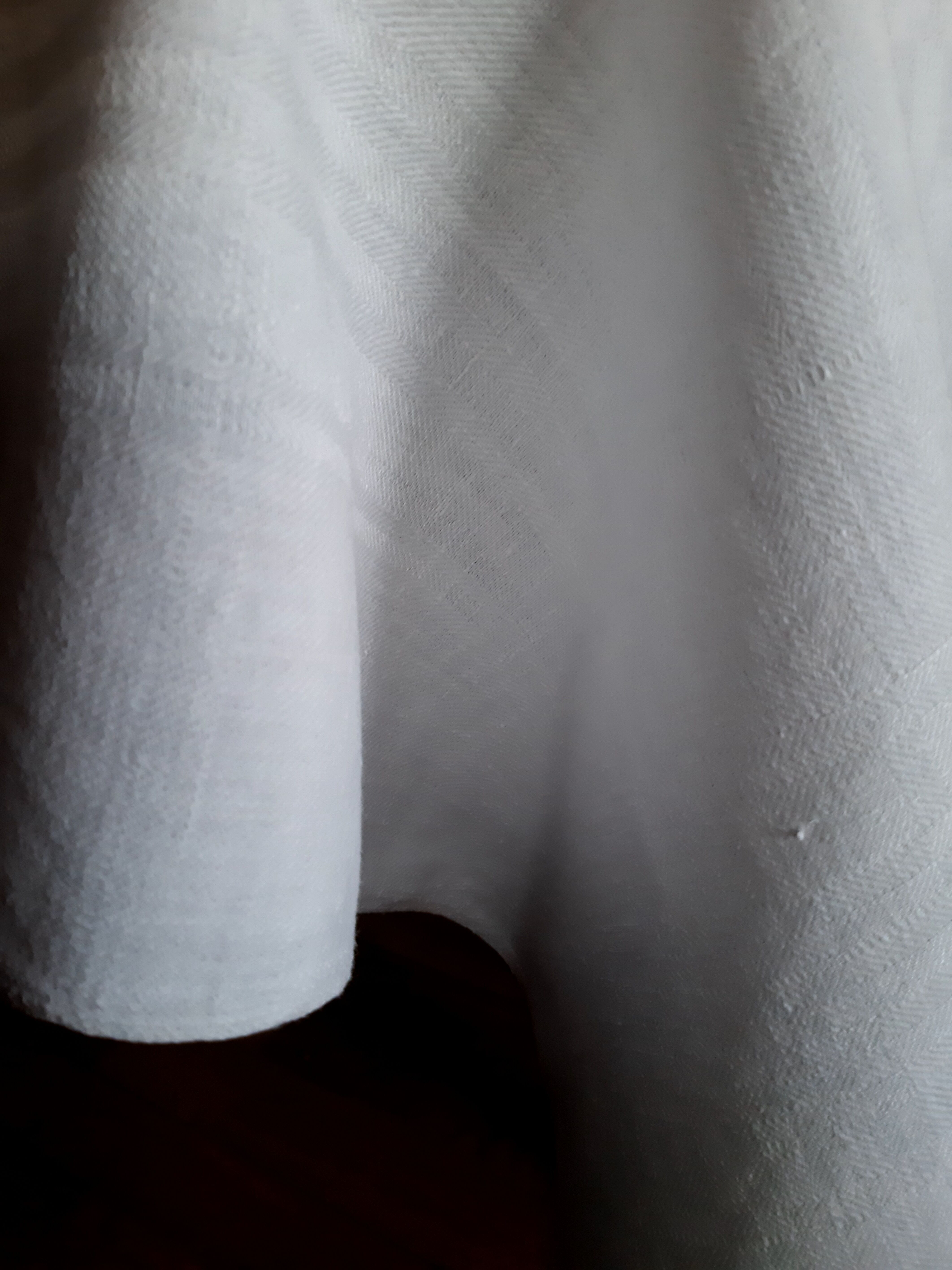 Nappe ancienne damassée B.L