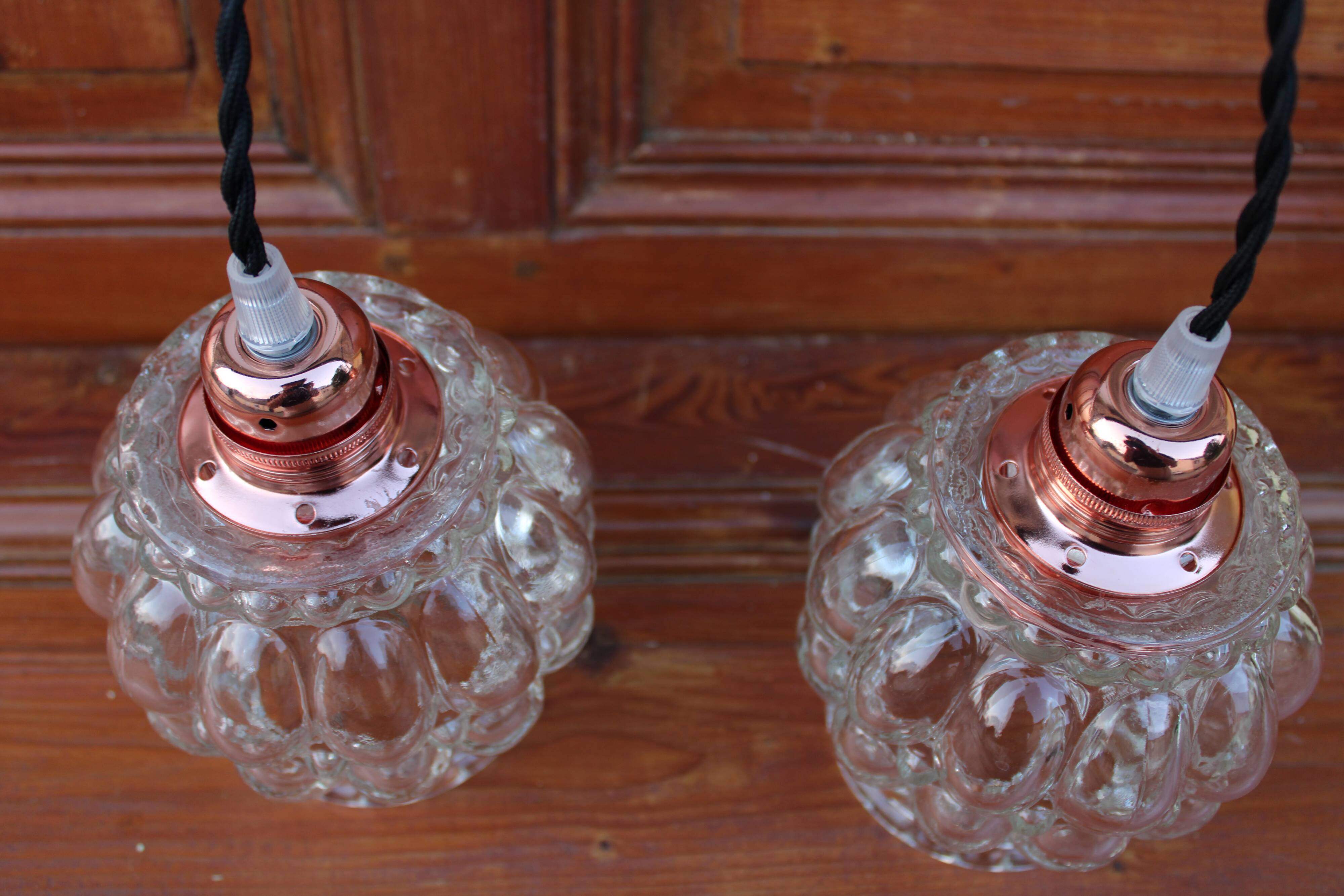 Paire de suspensions en verre moulé