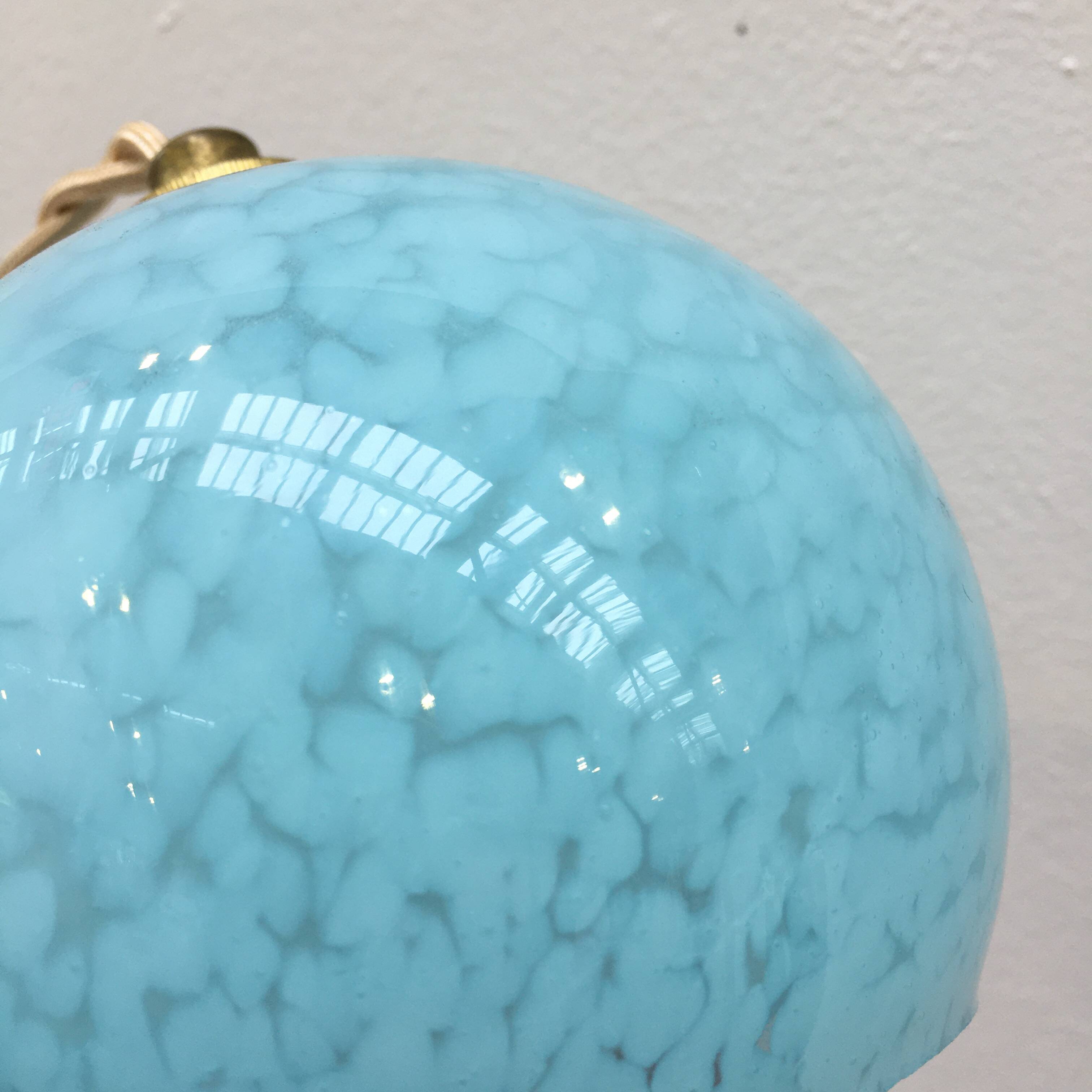 Lampe baladeuse art déco en verre de Clichy bleu