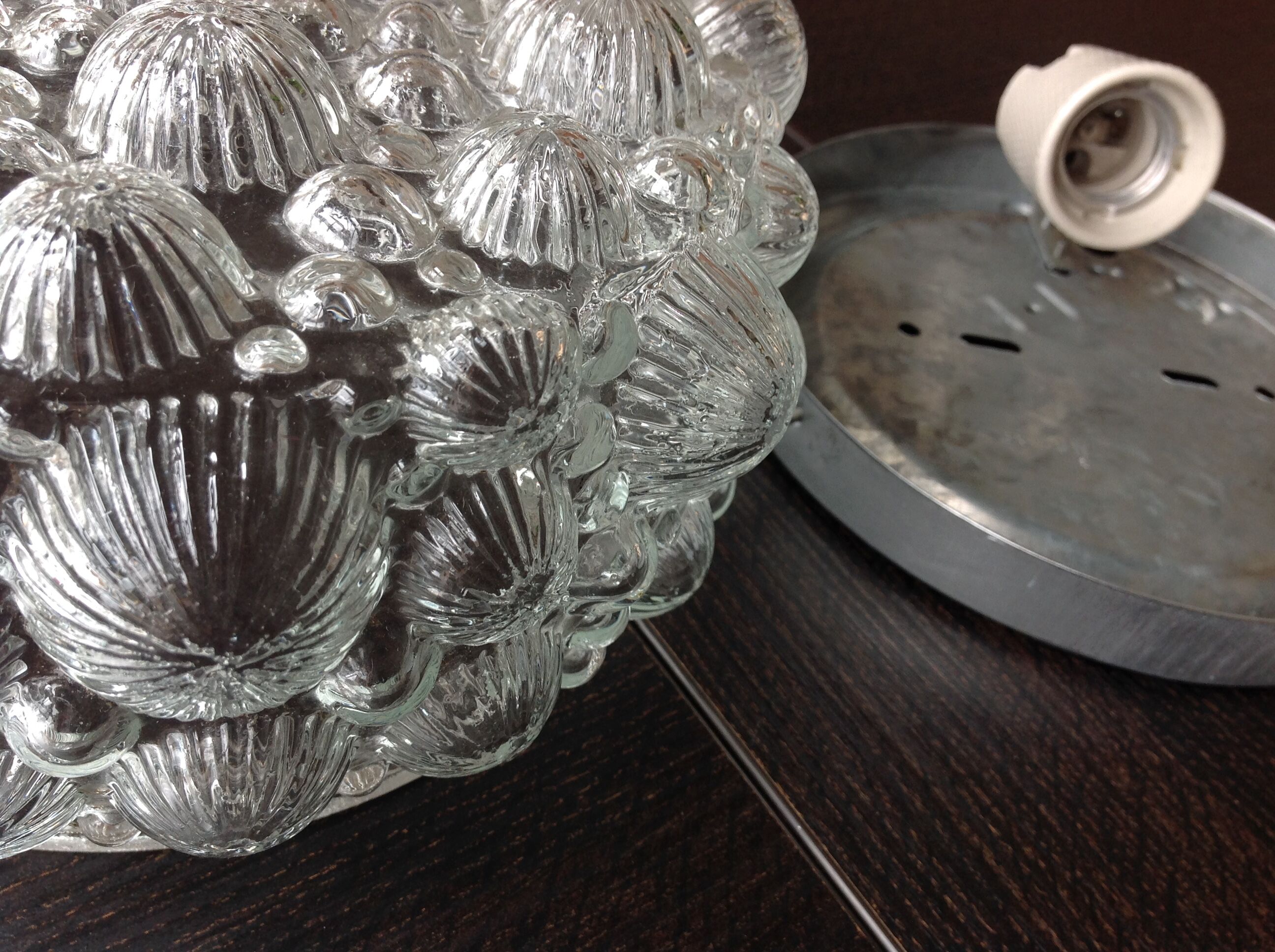 Round ceiling lamp in bubbled glass / vintage 60s-70s