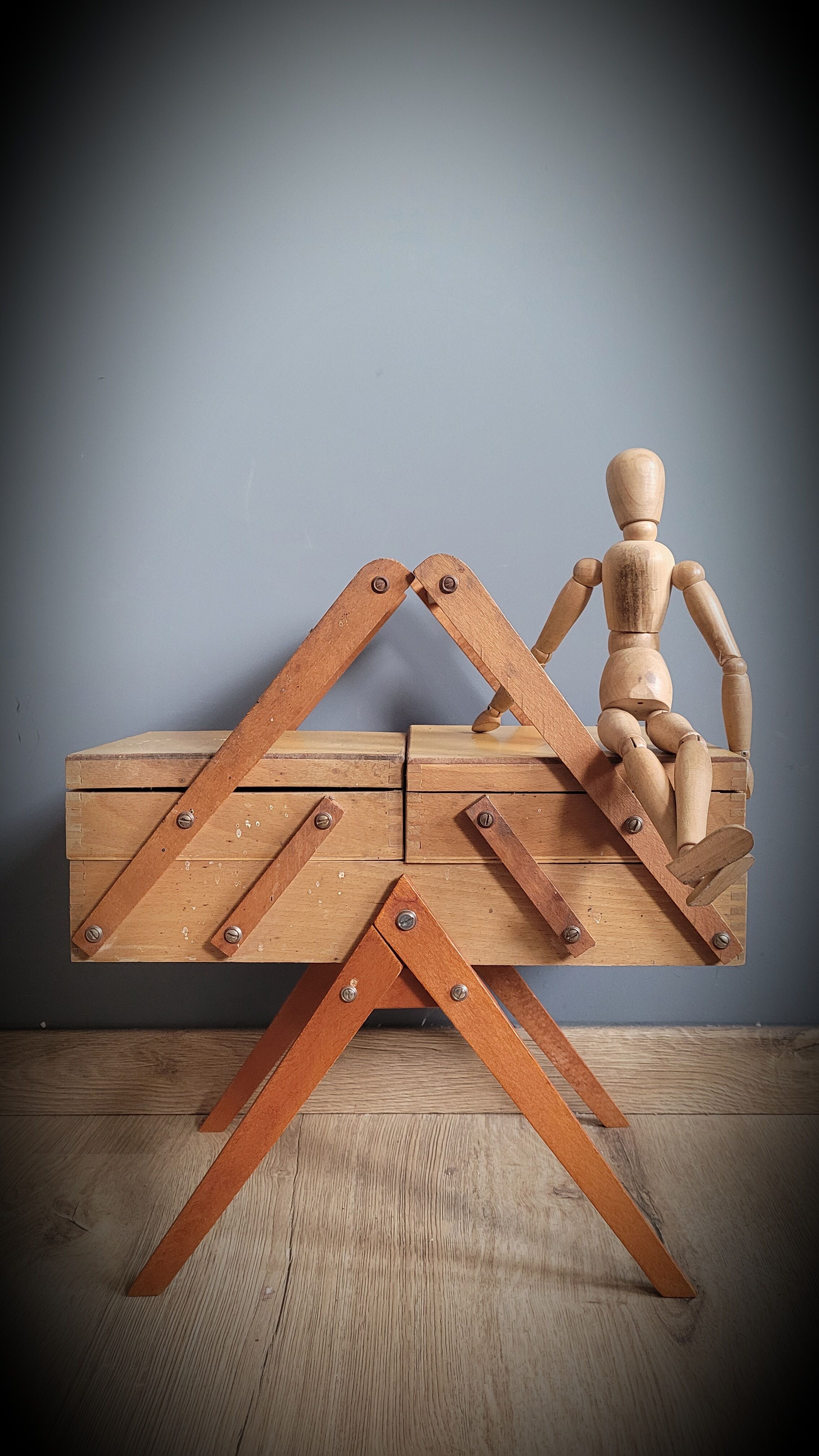 Standing seamstress 1