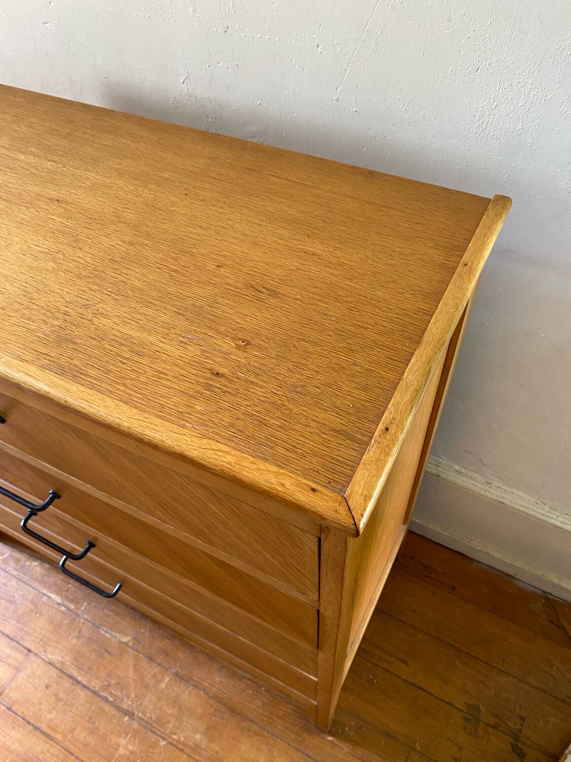 Scandinavian 4-drawer commode with vintage compass legs