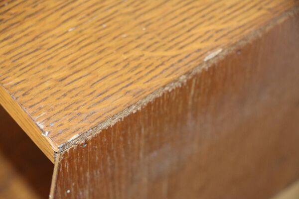 Chevet tripode plaqué chêne 1950