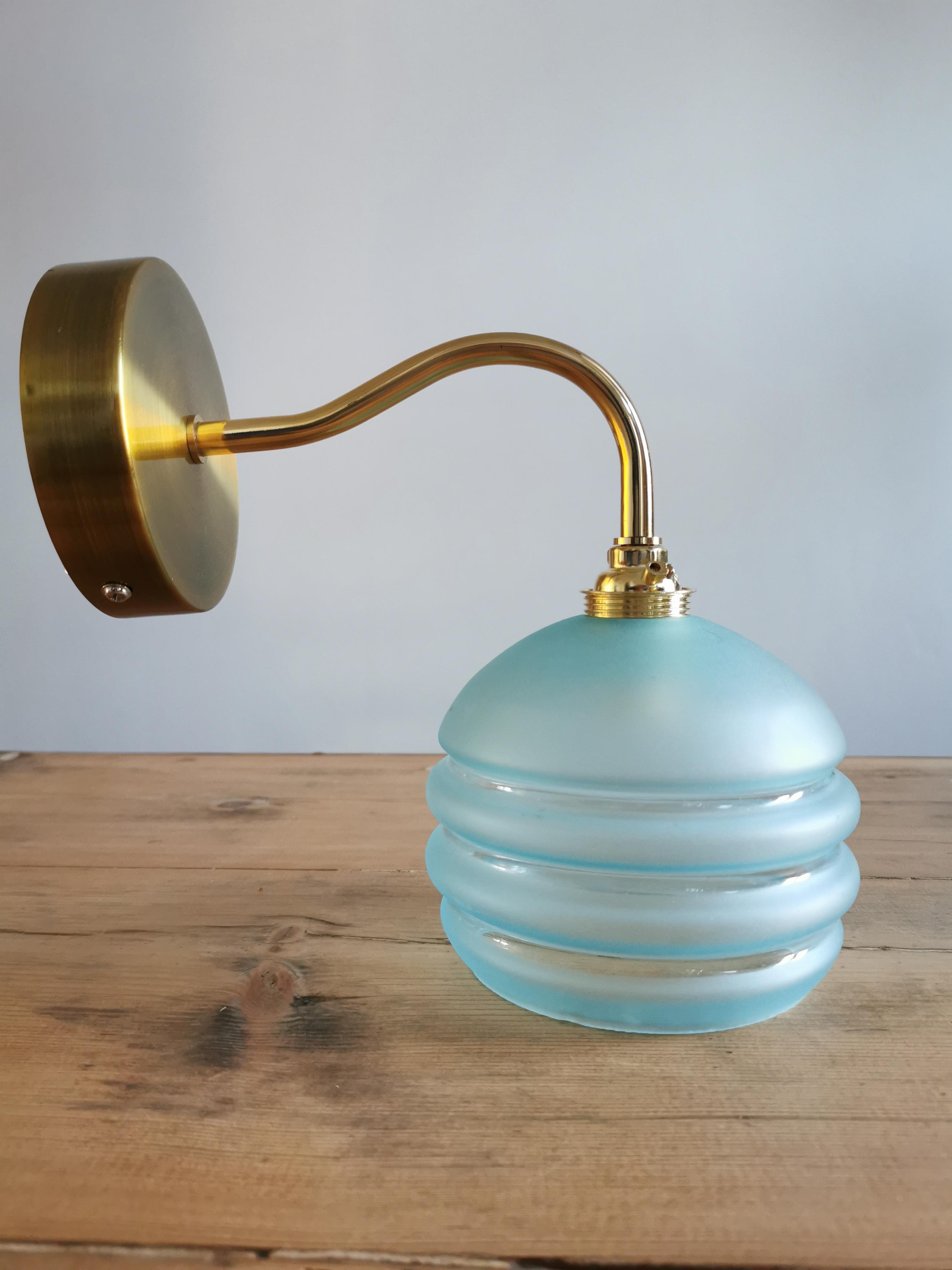 Applique globe vintage en verre dépoli bleu