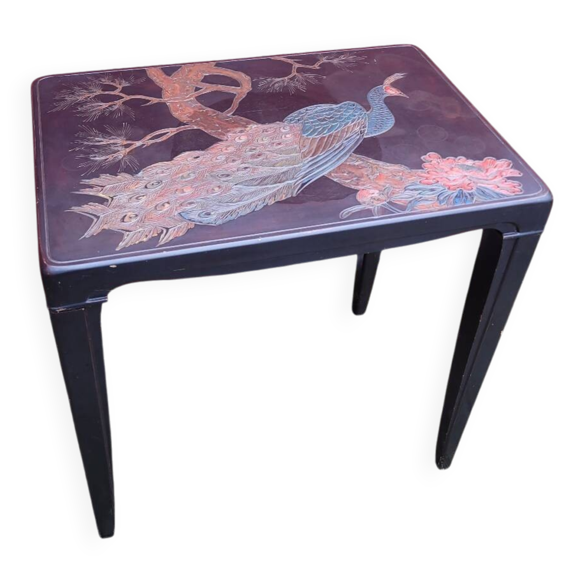 Japanese table in engraved lacquered wood
