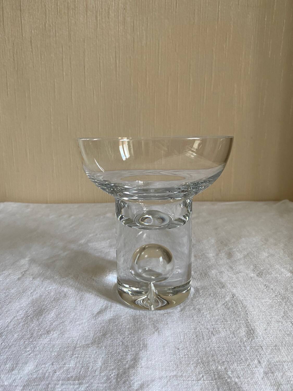 Crystal candle holder, base decorated with a drop