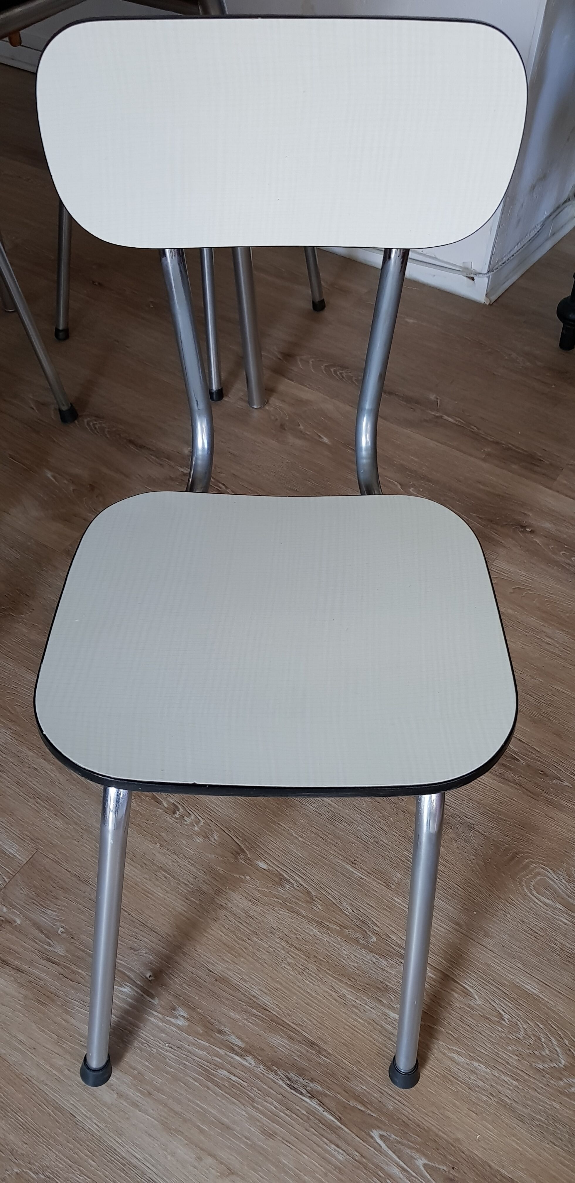 Formica extension table set, 2 chairs and 2 stools