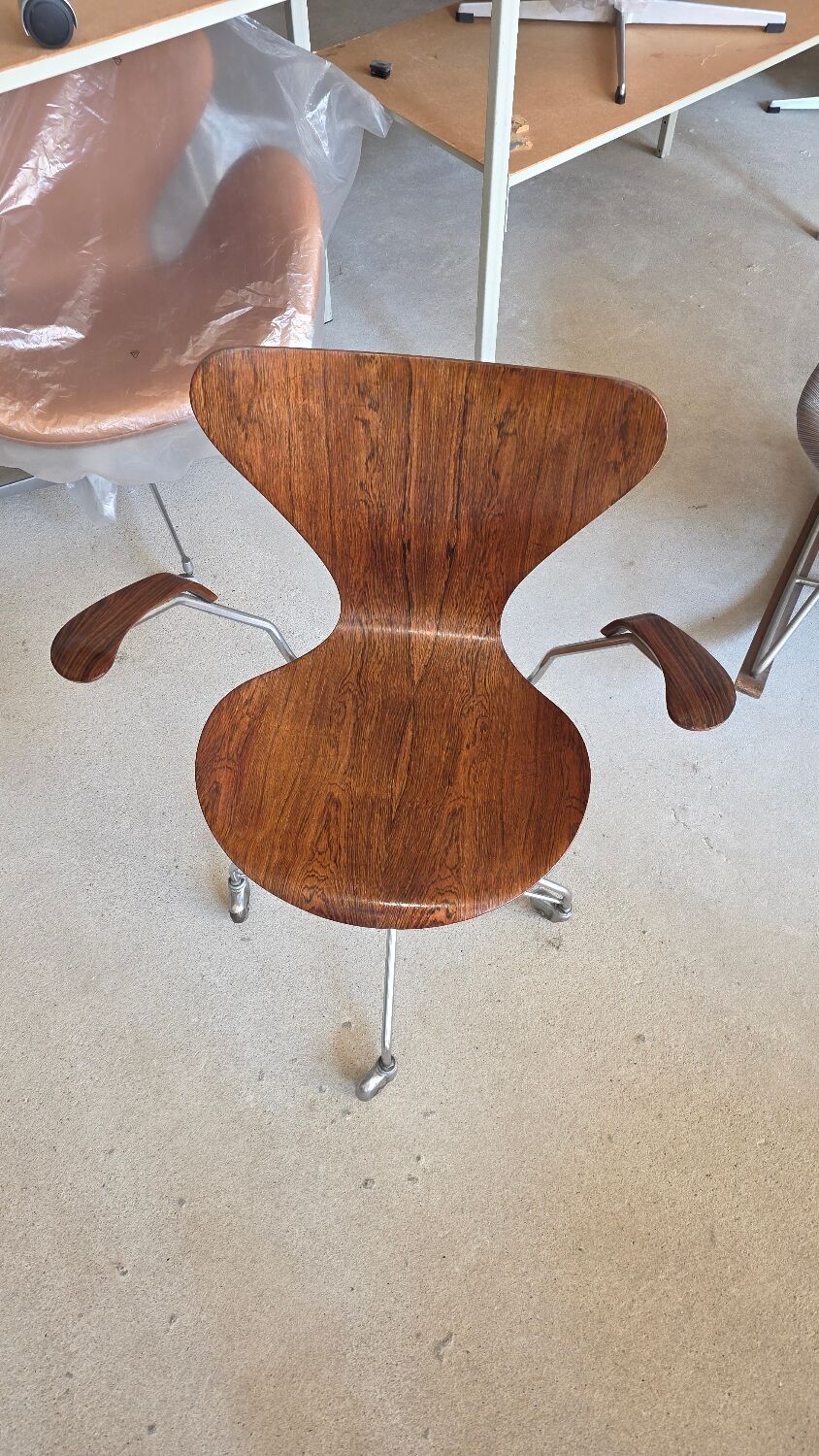 Arne Jacobsen 3217 rosewood desk chair Fritz Hansen