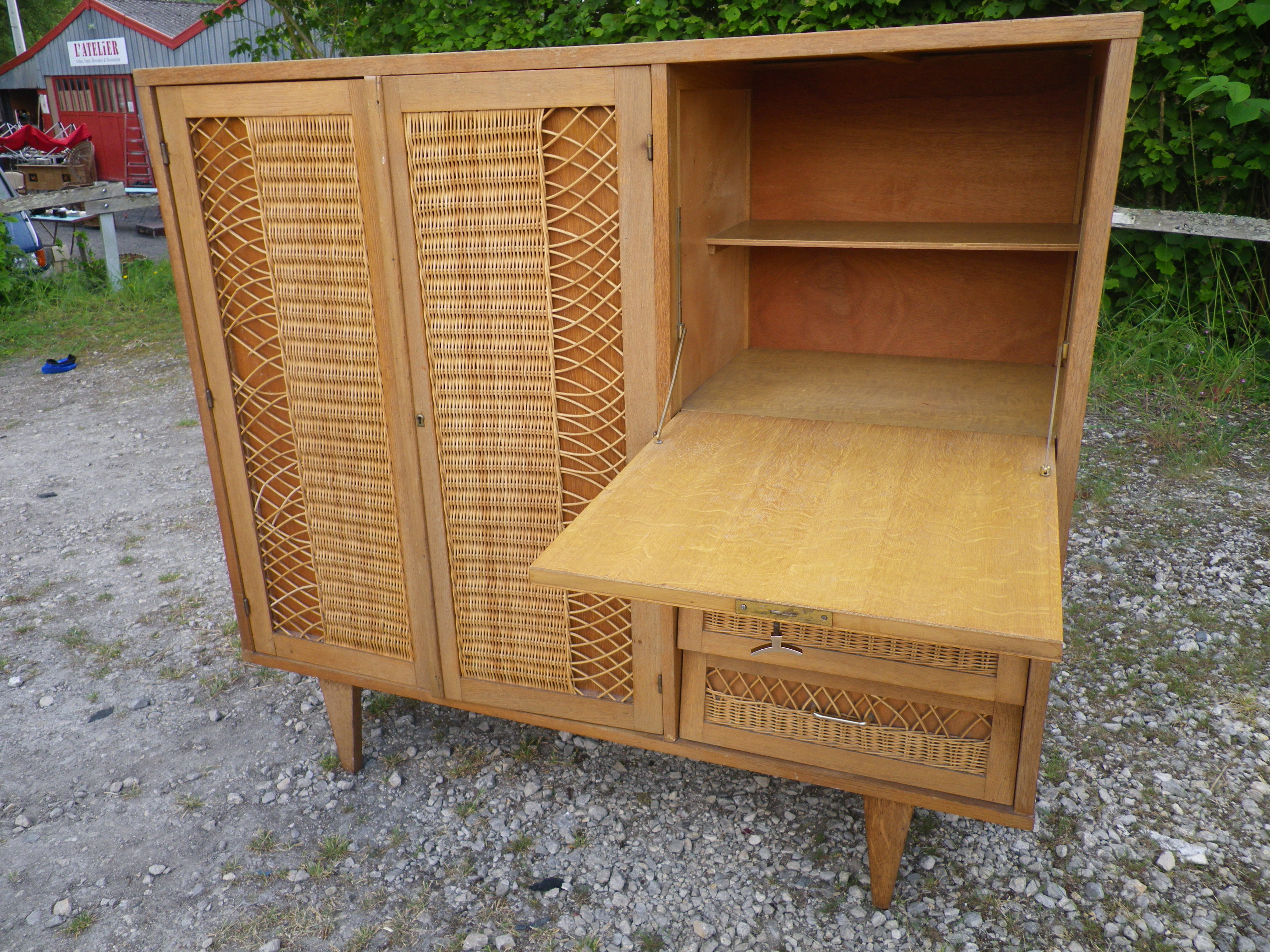 Wardrobe with desk integrated