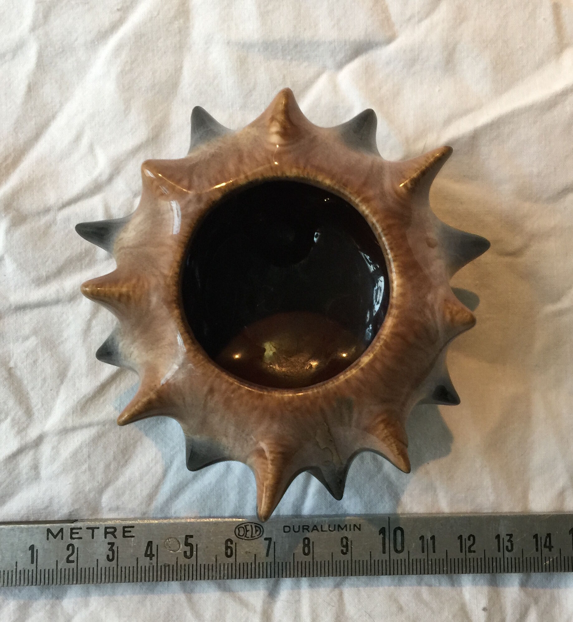 Soliflore Vase in enamelled porcelain souvenir of the Island of Ré