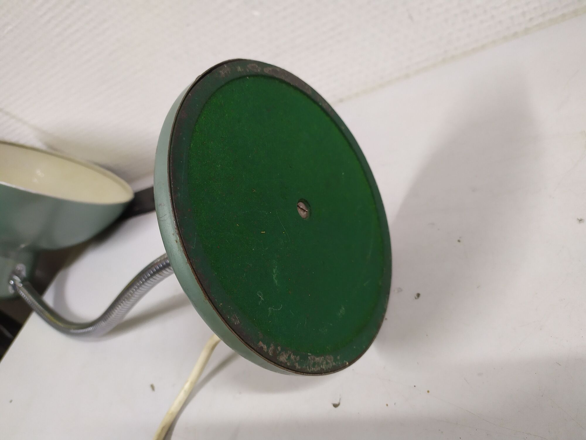 Former green aluminum metal lay desk lamp - year 60 - 70 - works