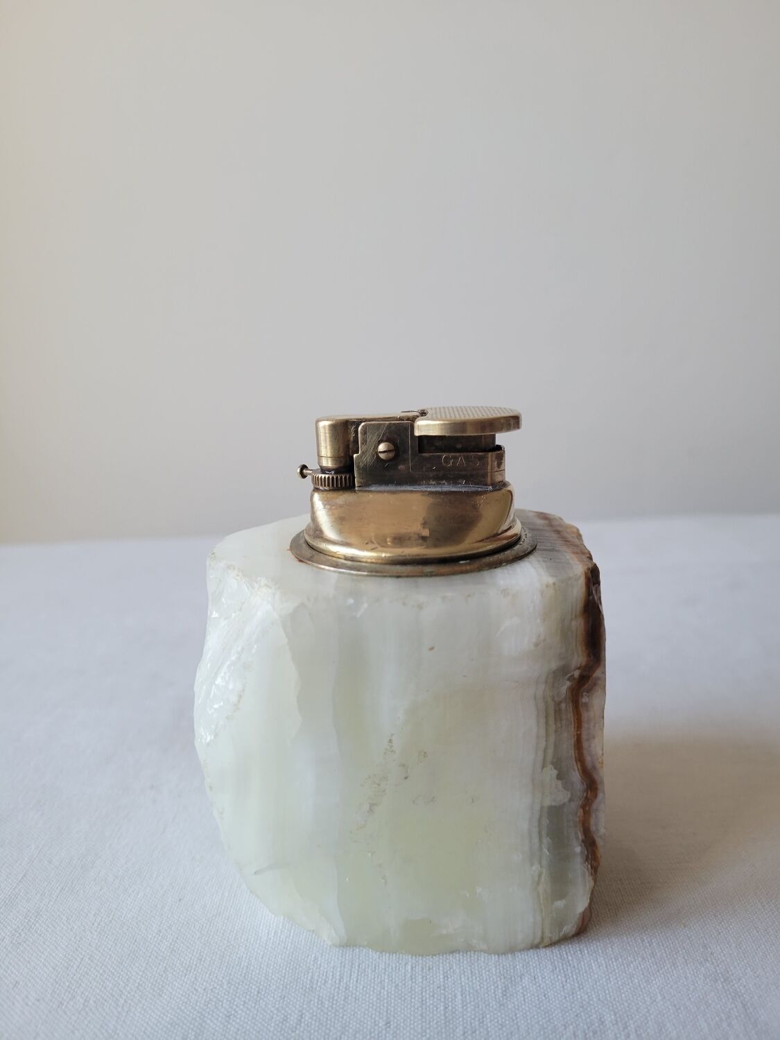 Alabaster table lighter