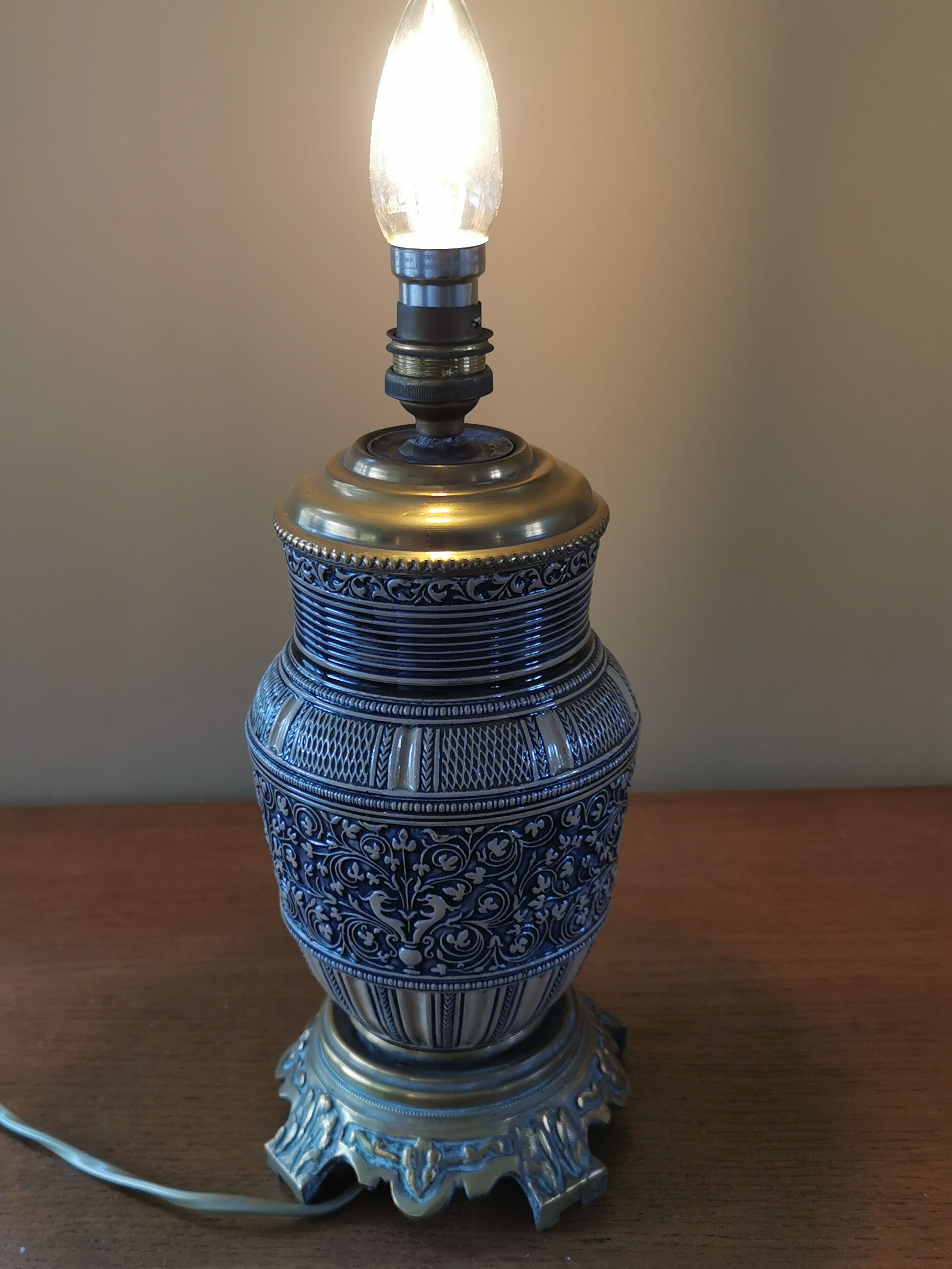 Old bedside lamp faience and brass