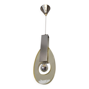 Suspension en métal