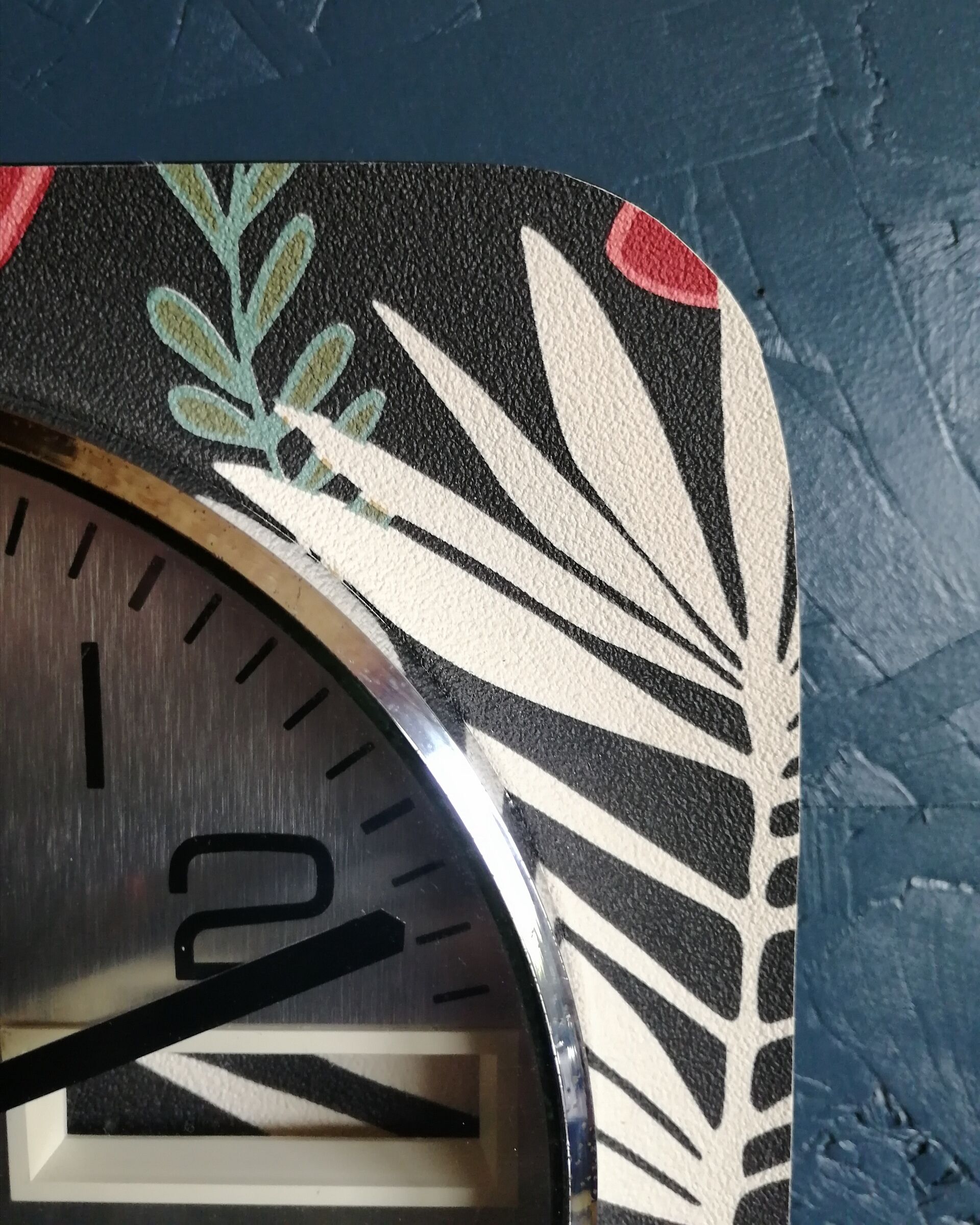 Vintage formica square silent wall clock "Kiplé black green red"