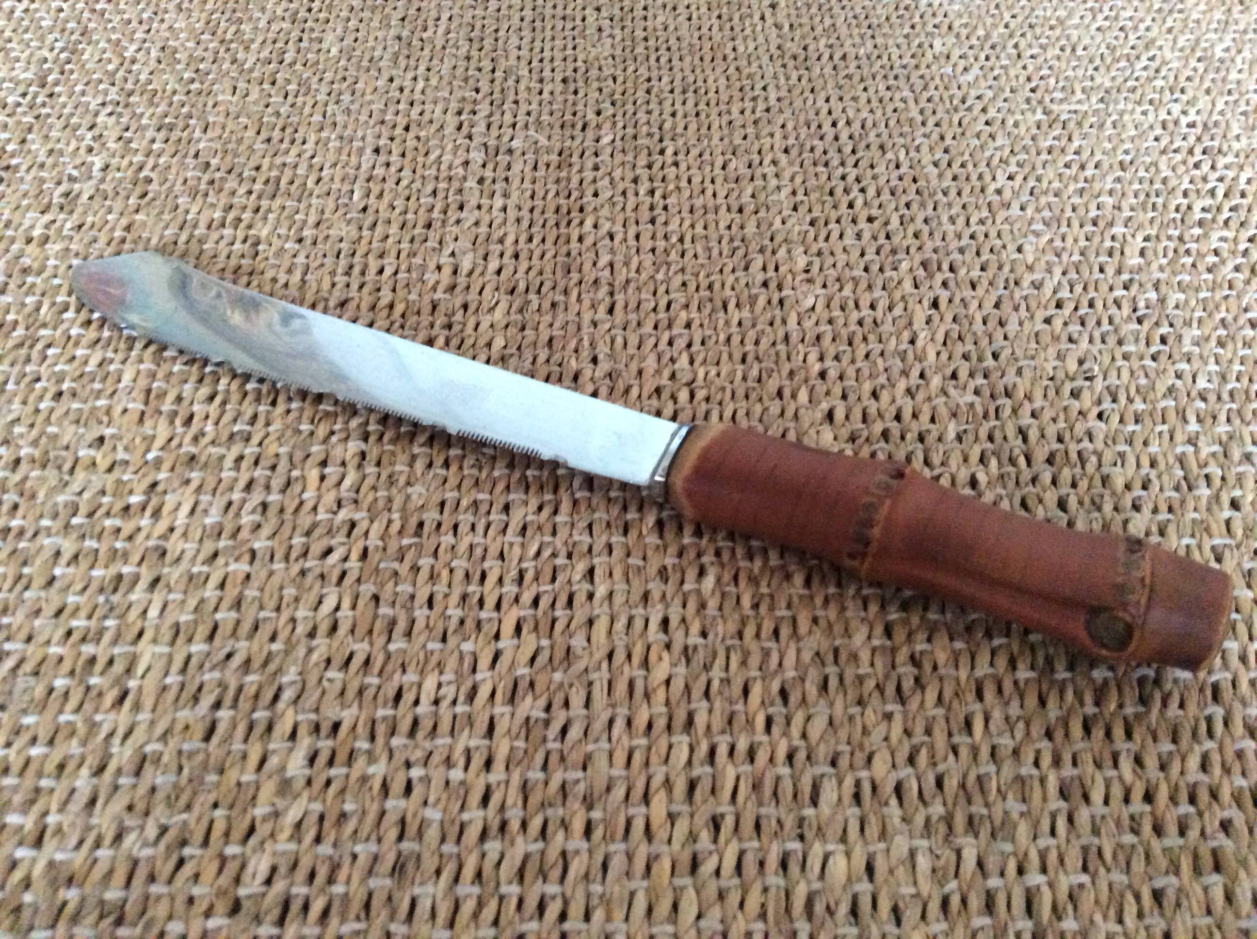 Bamboo bread knife