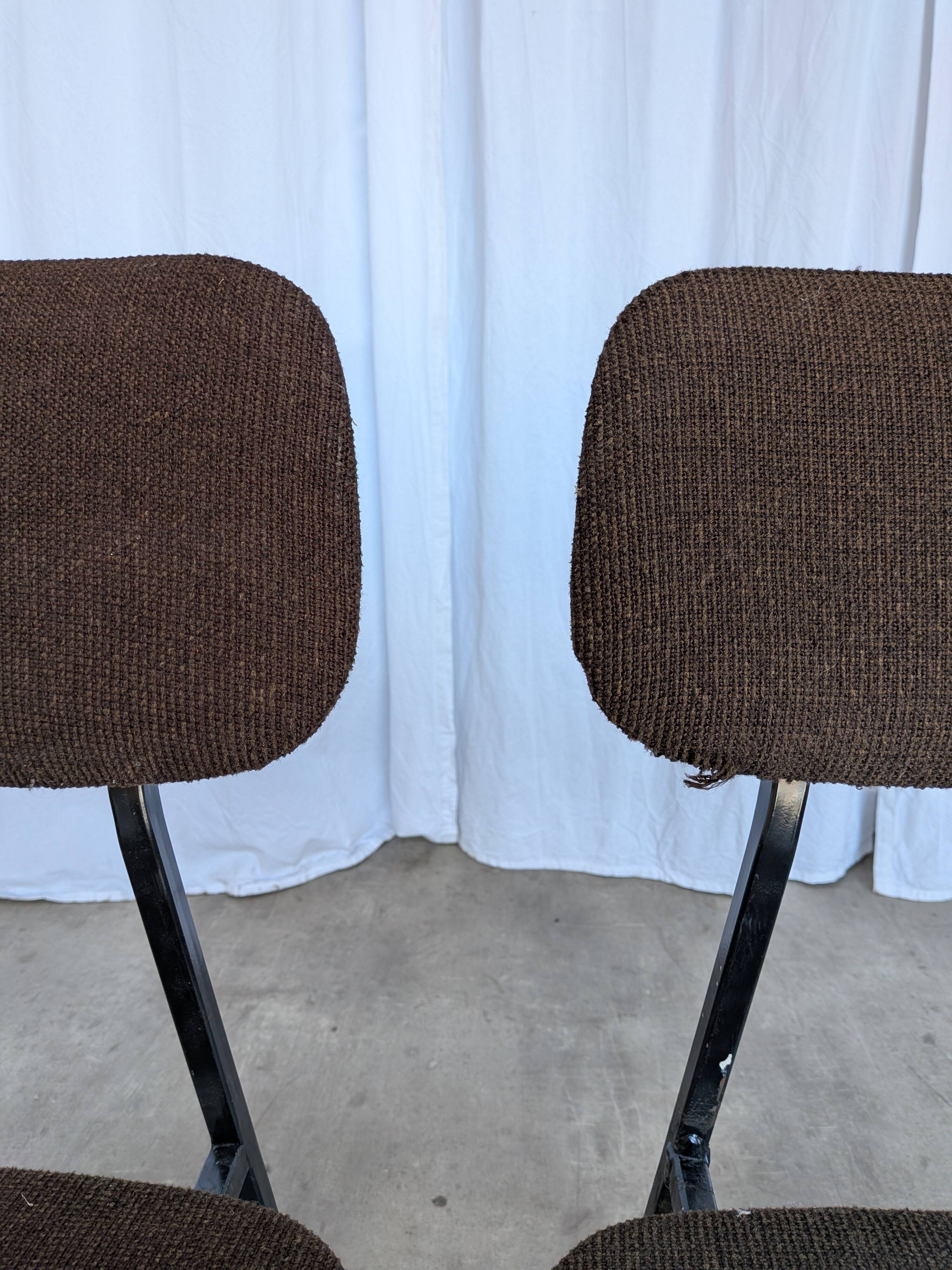 Chaises de salle à manger STOL Kamnik vintage (ensemble de 4) : tissu marron rétro des années 1970