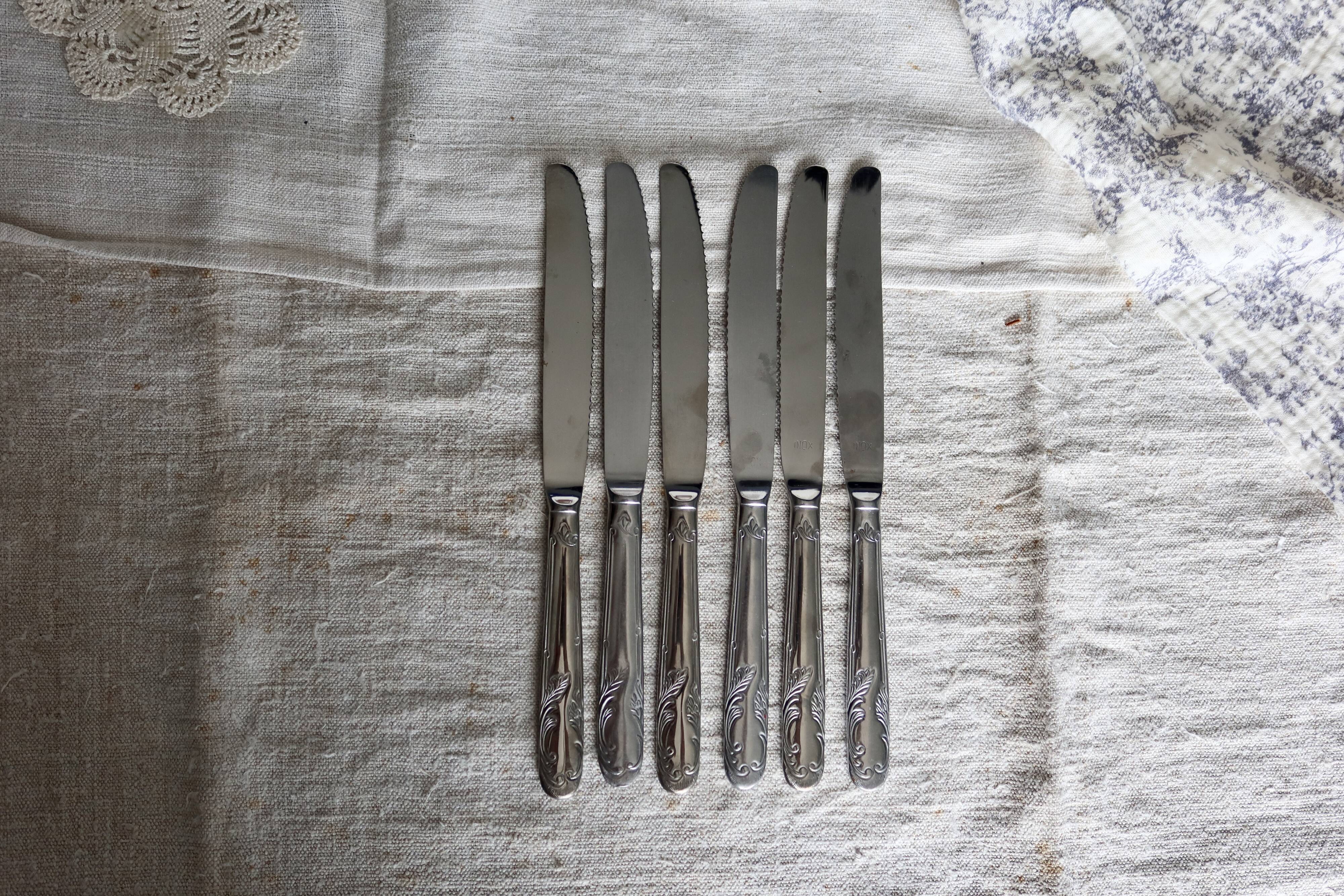 6 antique stainless steel knives - Foliage design