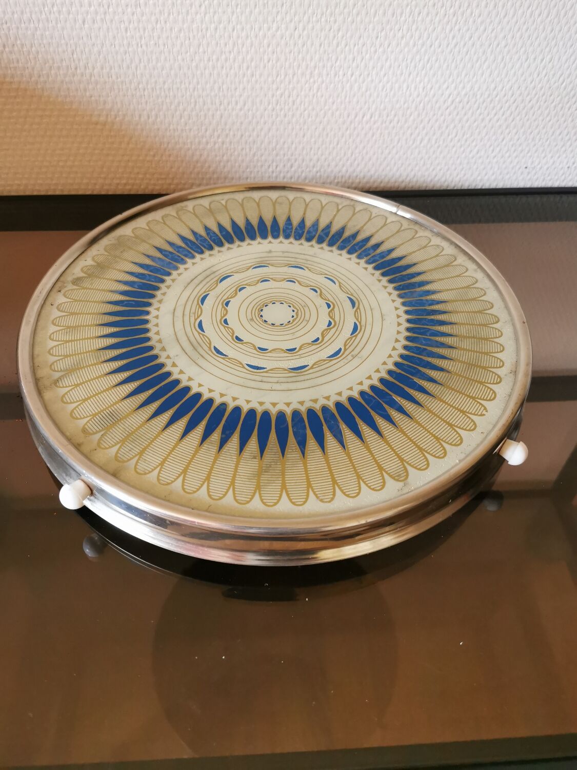 Vintage trivet, turntable