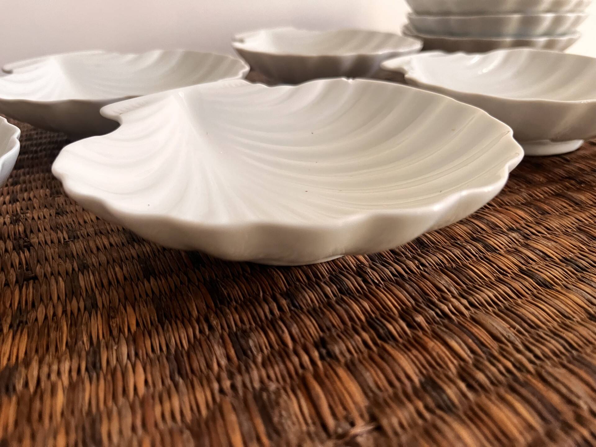 Set of 9 shell-shaped bowls