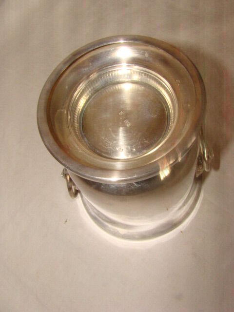 silver-plated ice bucket "with lion heads" from the 1970s