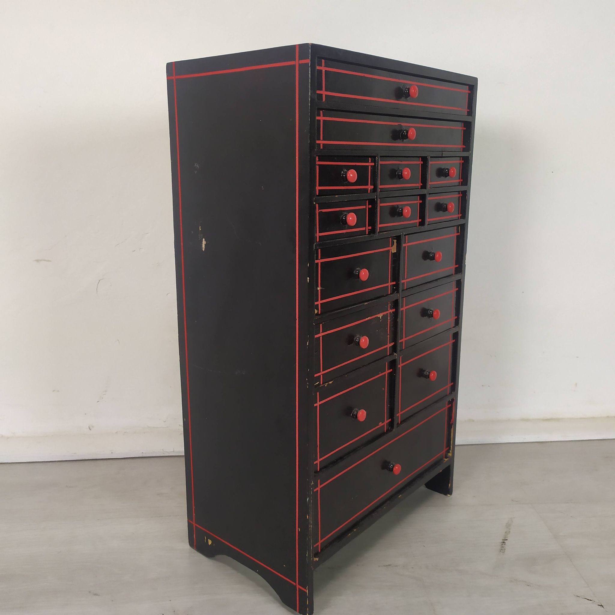 Trade furniture with drawers