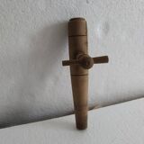 Tap, wooden cinnamon for barrels.