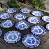 15 assiettes à dessert anciennes en faïence Petrus Regout &. Co Maastricht modèle Castillo