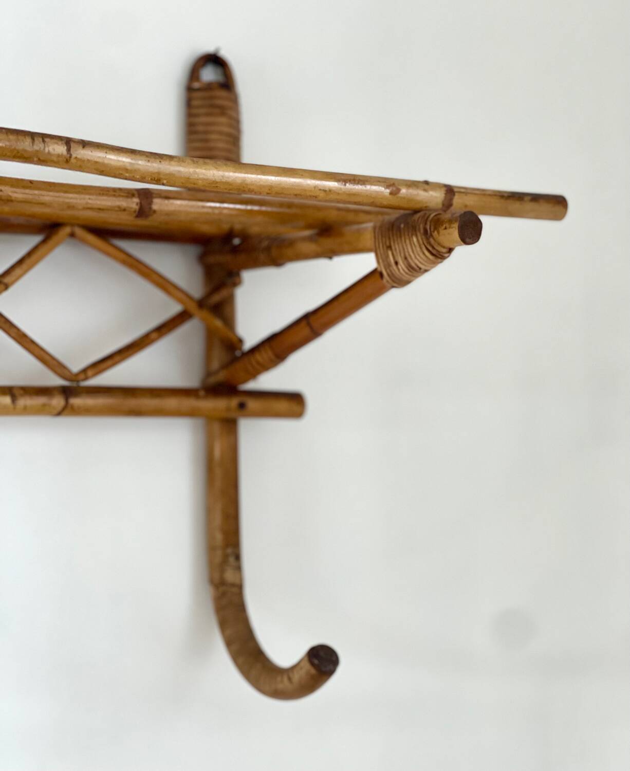 1960s rattan wall hook shelf