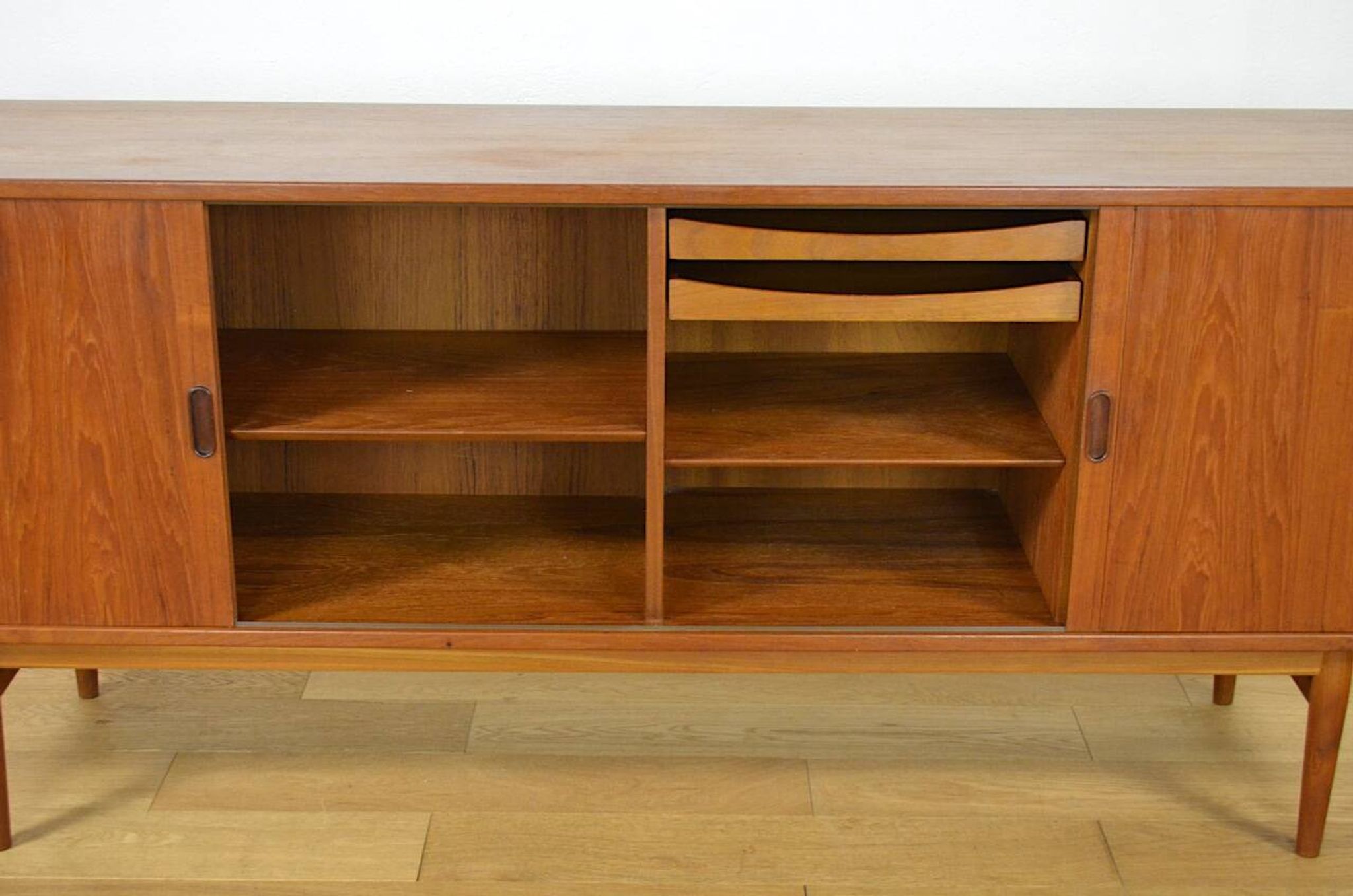 Enfilade danoise en teck par Arne Vodder modèle OS37 / Sibast 1960