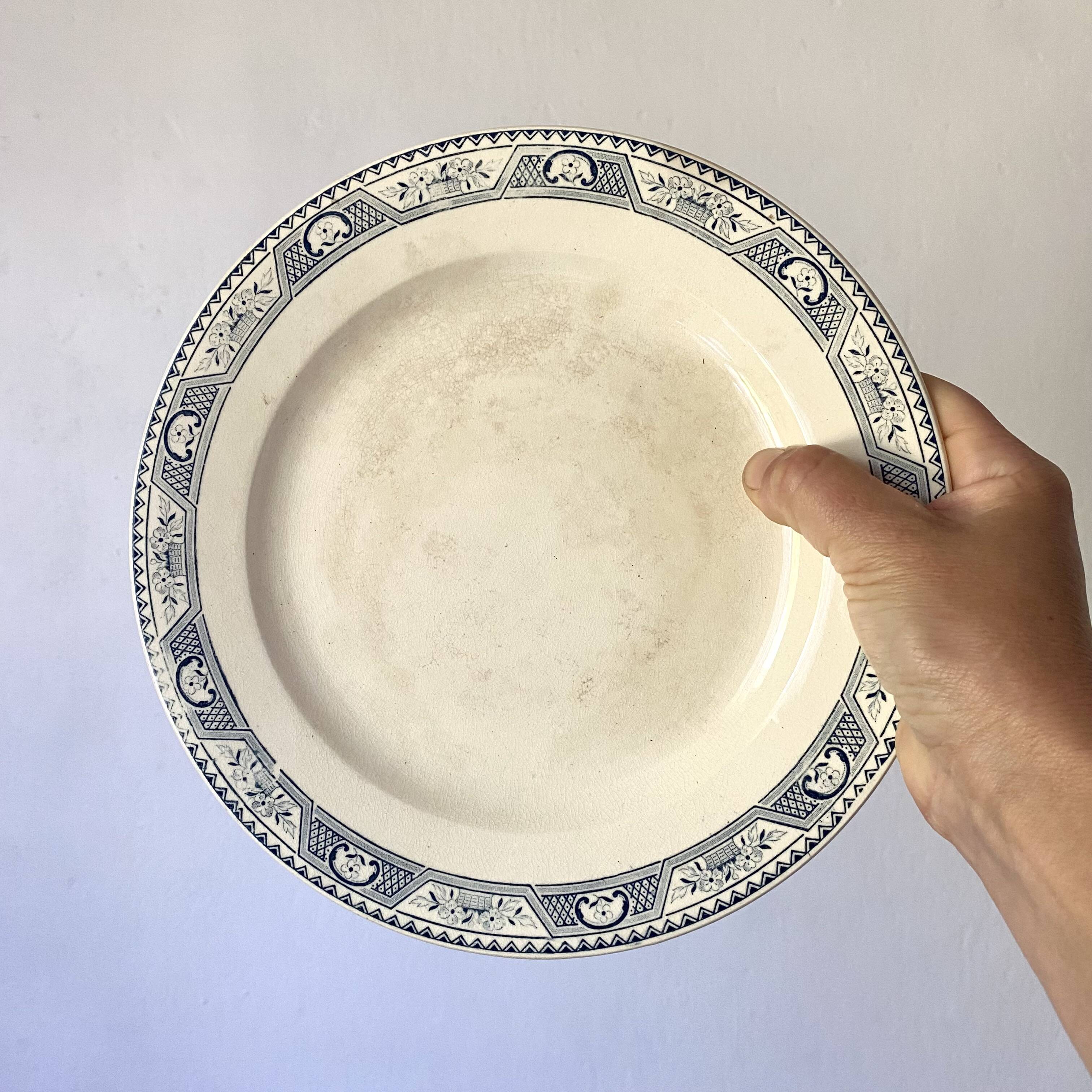 Salins ironstone footed dish 24.5 cm