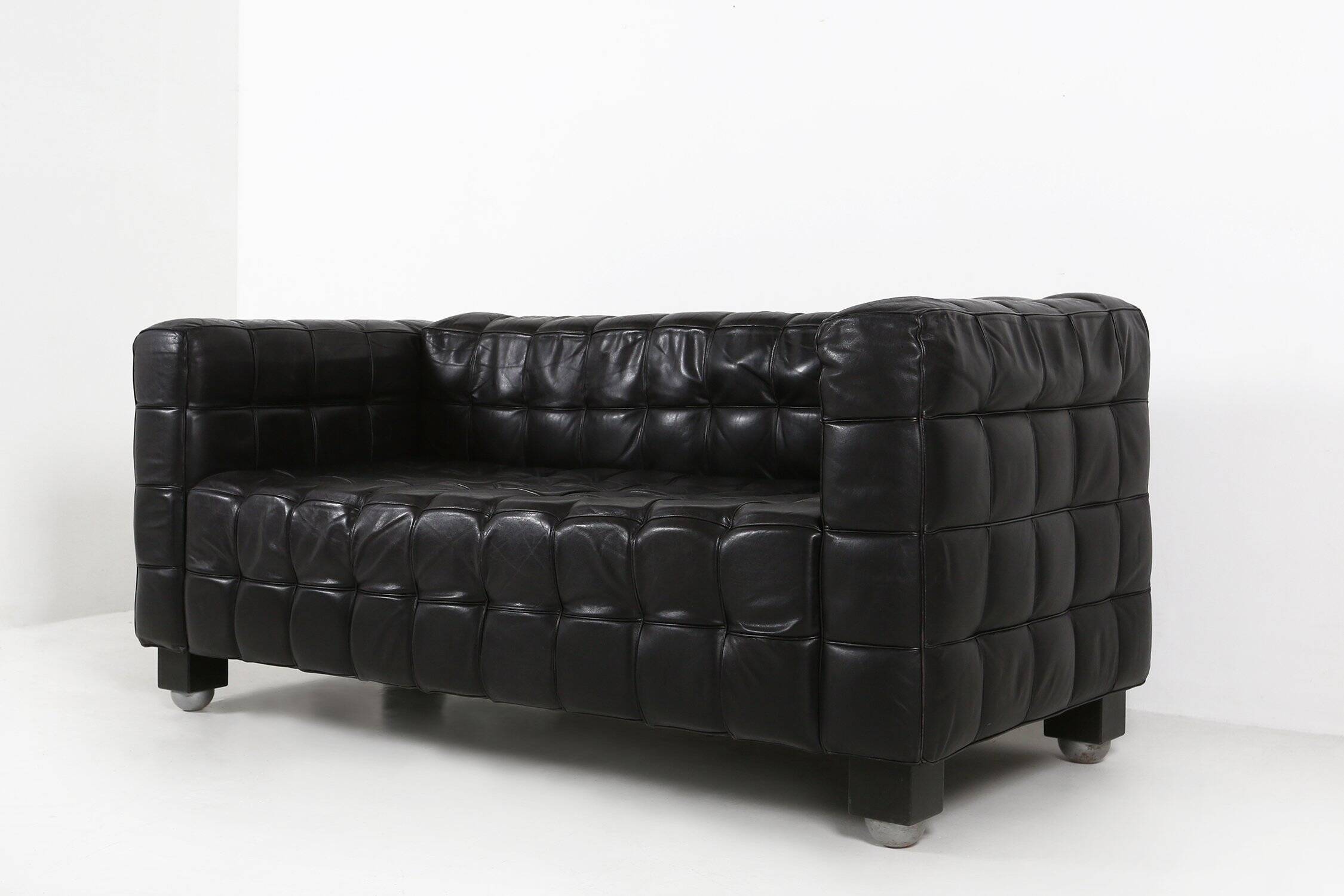 Canapé en cuir noir Kubus modèle "8020" par Josef Hoffmann pour Wittmann, Austr