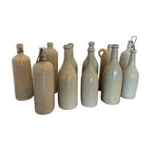 Lot de 11 bouteilles en grès