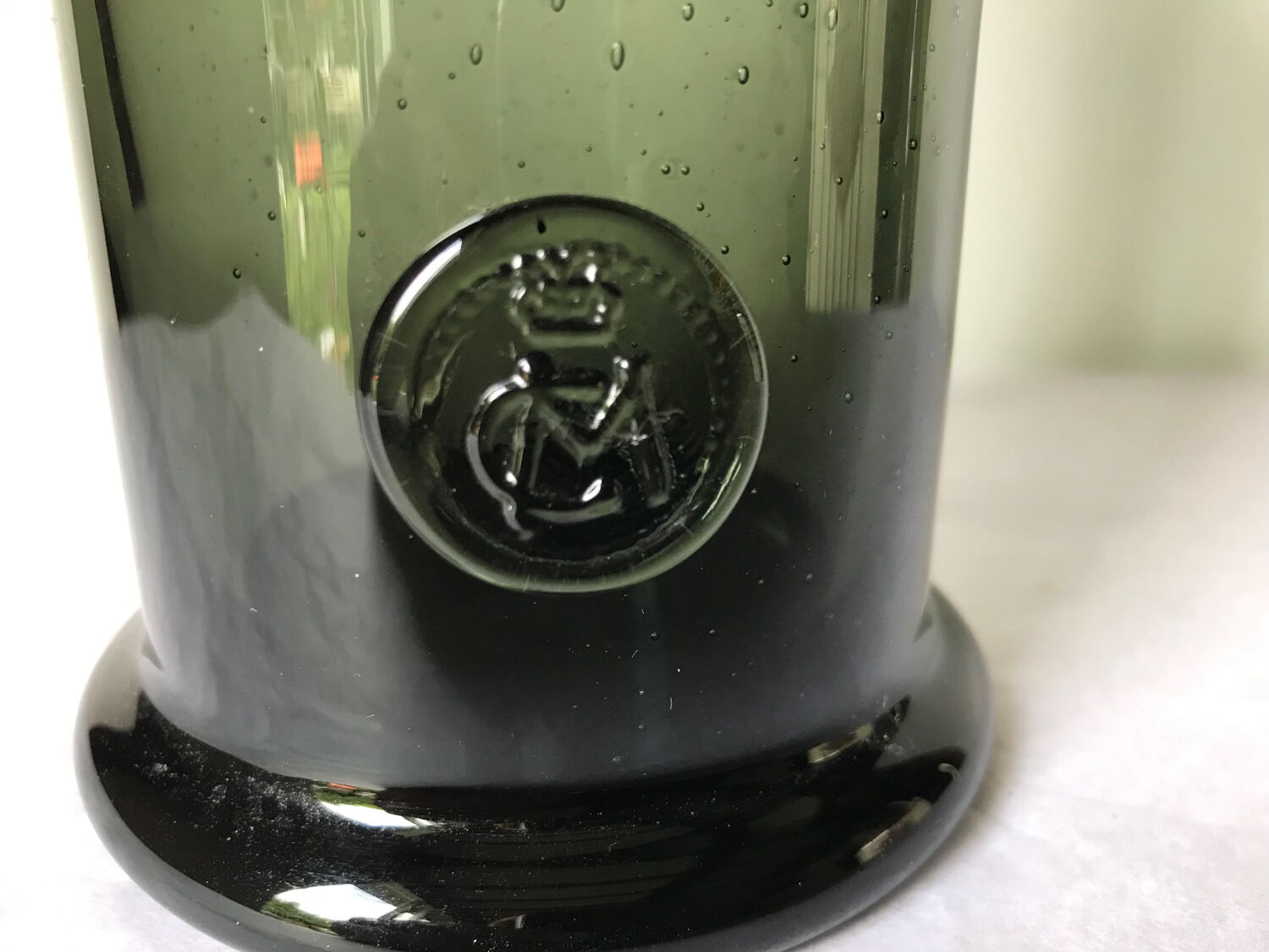 Apothecary pot in bubbled glass, dark green, VCM Reims.