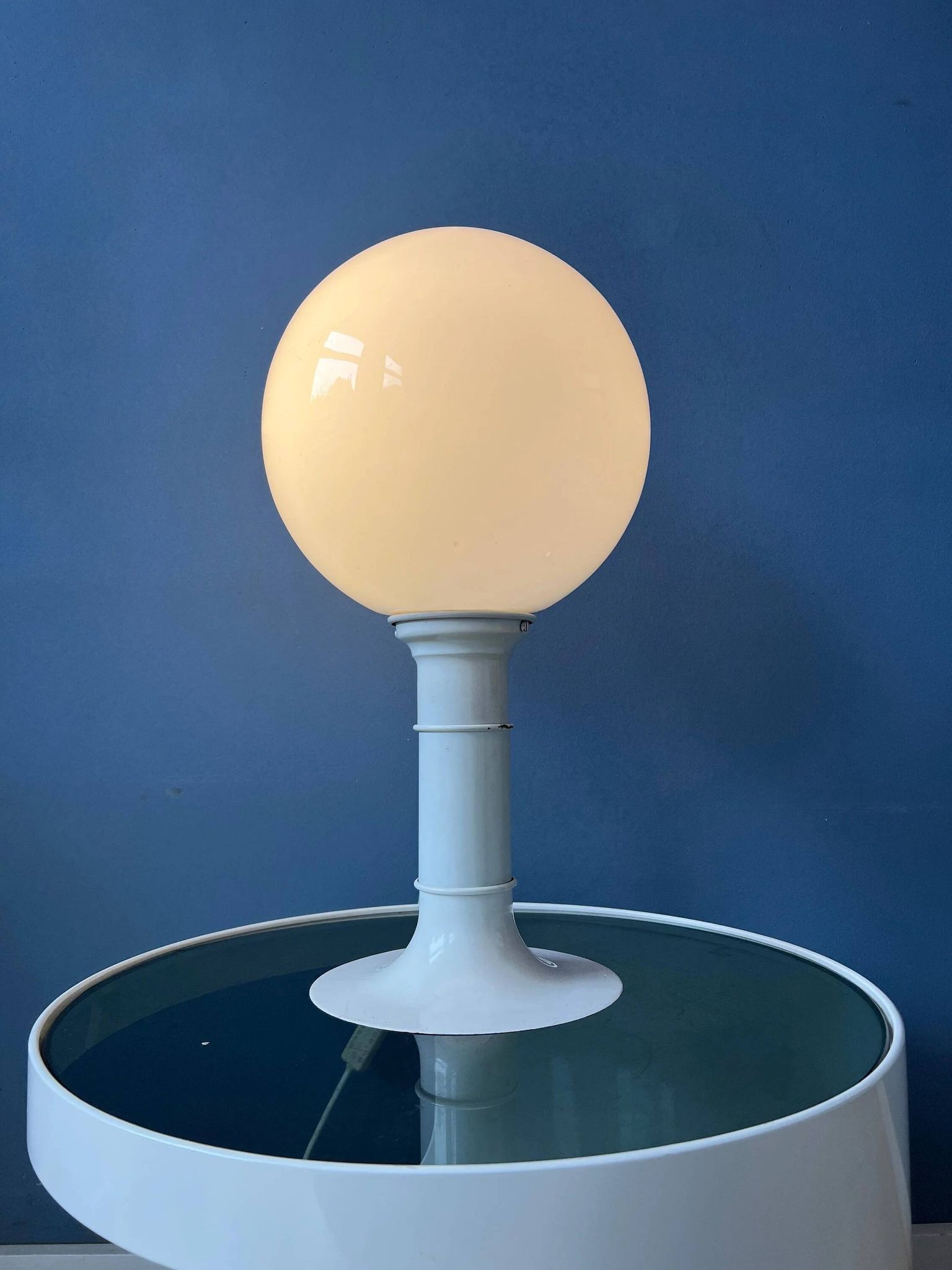 White Space Age table lamp Woja Holland with opal glass shade