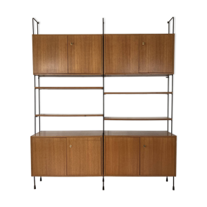 Étagères sur pied,