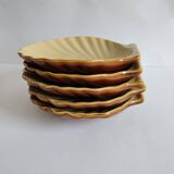 Set of 5 vintage beige ceramic scallop shells