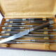 Coffret de 12 couteaux de table As de Trèfle  Acier Inoxydable et corne bovine