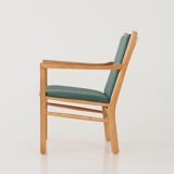 Armchair design J147 by Erik Ole Jørgensen of Tarm Stole & Møbelfabrik.