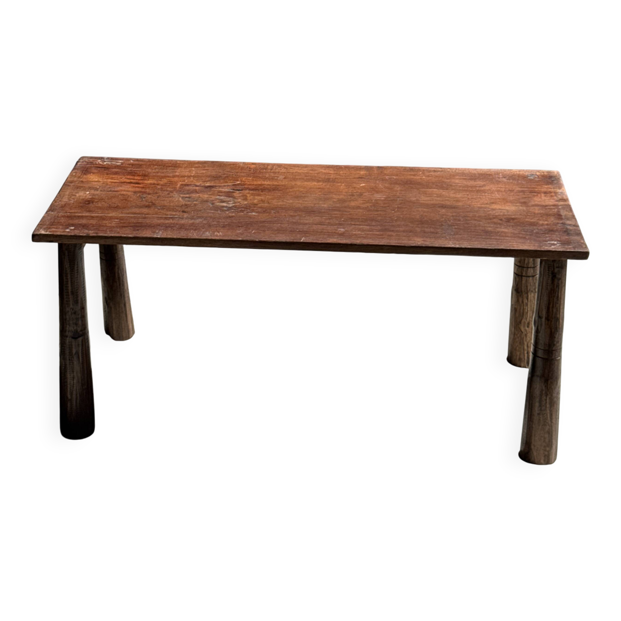 Table basse en teck brun de seconde main indonésienne pieds coniques H37 L8