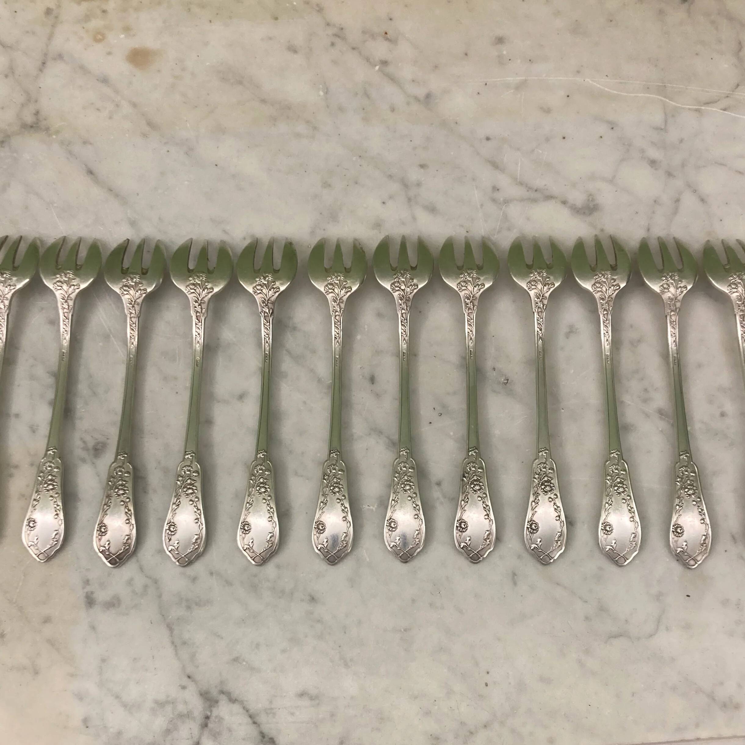 12 silver-plated oyster forks SFAM 1900 flowers
