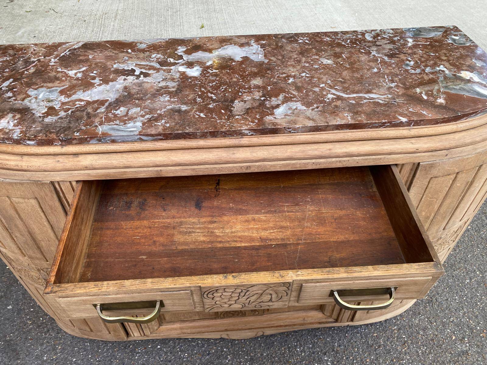 Art Deco vintage Parisian buffet renovated in solid oak and pink marble from the 1930s.