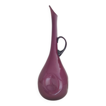 Carafe ou vase pourpre en opaline
