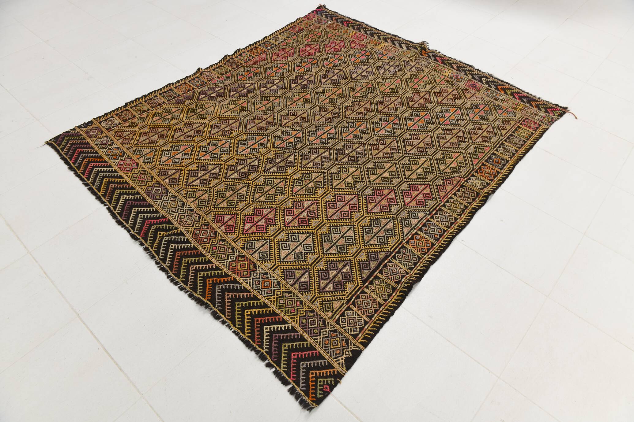 6x7 Turkish Vintage Kilim Rug, 180x207Cm