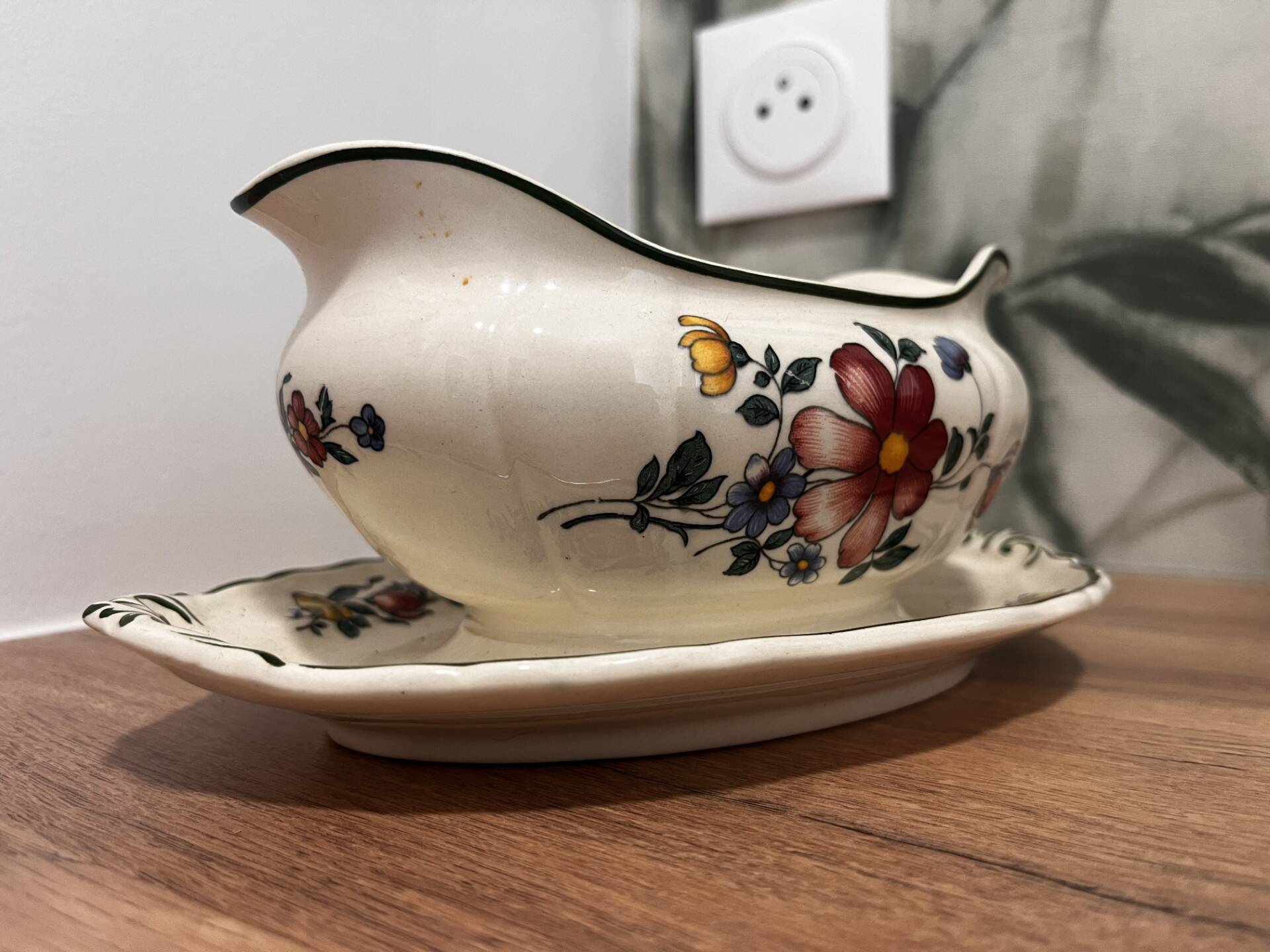 Villeroy & Boch old sauce boat