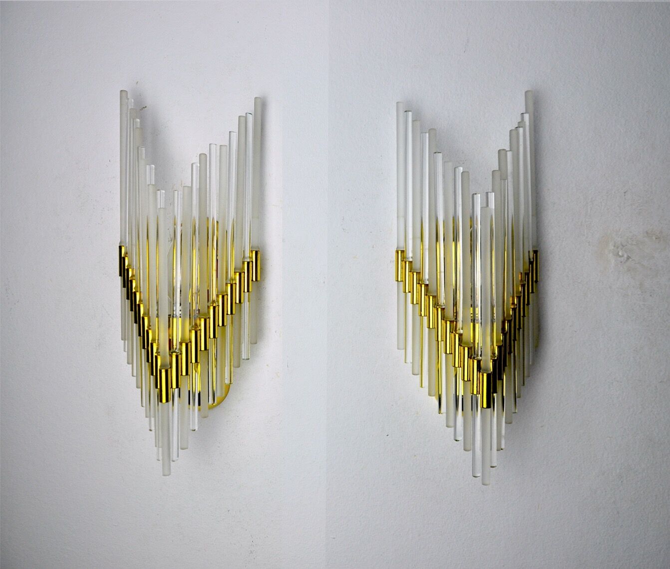 Pair of Venini gold wall lamps, Murano, tubular glasses, Italy, 1970