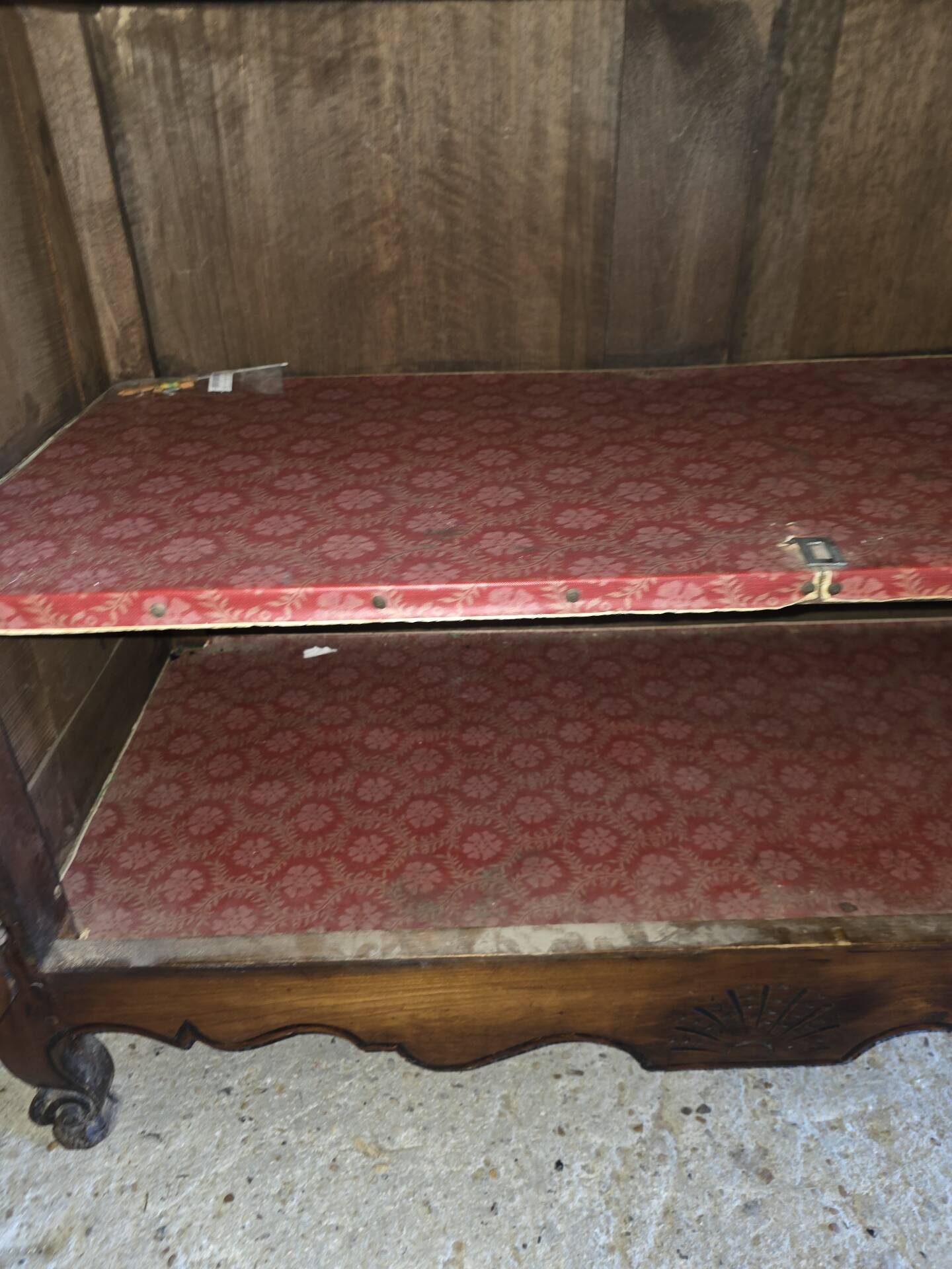 Buffet bas style Louis XV en merisier 